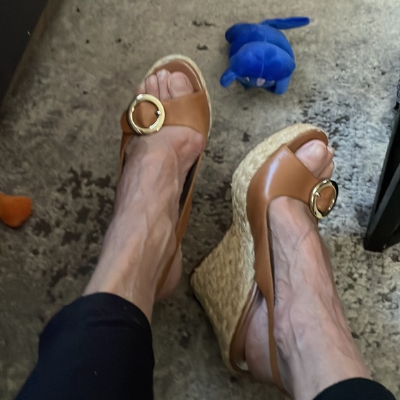 Shoes - Picture 7 of 8